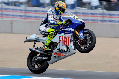 Yamaha Valentino Rossi on That Yamaha Motor Co   Ltd Confirms The Signing Of Valentino Rossi