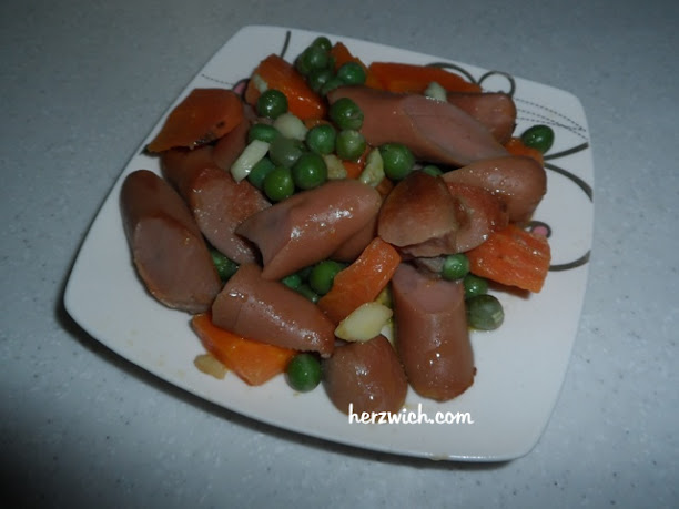 Stir Fried vegetables with hot dog