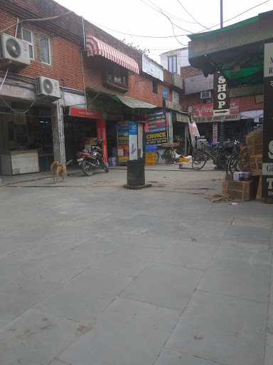 Red Market, Geetanjali Marg, Geetanjali Enclave, Malviya Nagar, New Delhi, Delhi 110017, India, Market, state UP