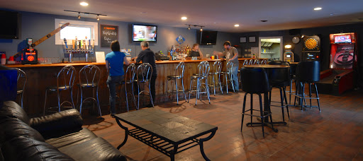 Bar & Grill «Backyard Tavern», reviews and photos, 395 Mountain Rd, Stowe, VT 05672, USA