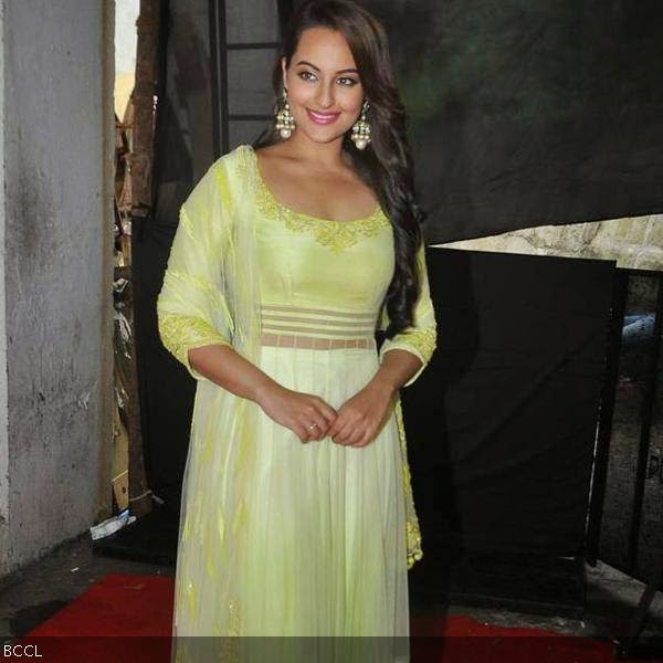 Sonakshi Sinha poses during a special Diwali shoot for a channel in Mumbai. (Pic: Viral Bhayani)