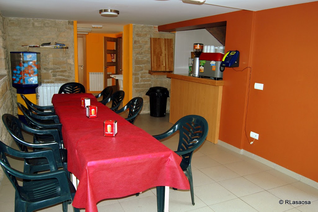 Comedor del albergue de peregrinos Casa Mariela, en Torres del Río, Navarra, Camino de Santiago Albergue de peregrinos Casa Mariela, en Torres del Río, Navarra, Camino de Santiago