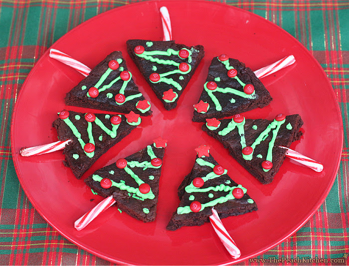 Christmas Tree Brownies | www.thepeachkitchen.com