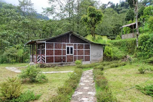 Singalila Jungle Lodge, Palmajua, P.O Bansbotay, Rimbick, Darjeeling, West Bengal 734201, India, Cottage, state WB