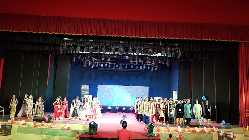 Pramukh Swami Maharaj Auditorium, 2, Raiya Rd, Rameshvar Park, Radhika Park, Rajkot, Gujarat 360005, India, Performing_arts_theatre, state GJ