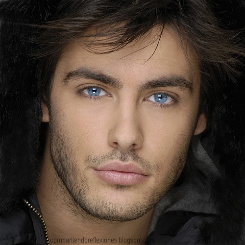 hombre-apuesto-ojos-azules