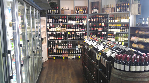 Chris' Liquor & Deli