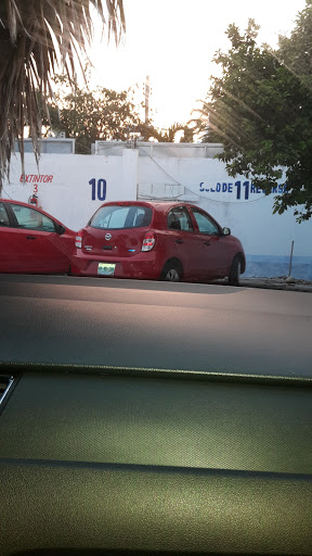 Estacionamiento, 10 Avenida Nte. 28, Gonzalo Guerrero, 77710 Playa del Carmen, Q.R., México, Estacionamiento de autocaravanas | QROO