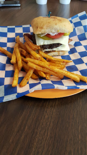 Hamburger Restaurant «Honey Bee Ham & Deli», reviews and photos, 1418 N Loop 336 W, Conroe, TX 77304, USA