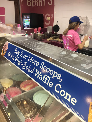Ice Cream Shop «Baskin-Robbins», reviews and photos, 1320 N Zaragoza Rd #122, El Paso, TX 79936, USA
