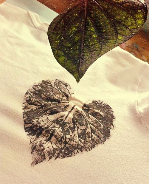 DIY - camiseta customizada com folhas naturais