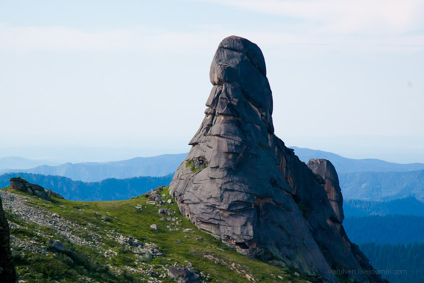 Висячий камень ергаки легенда фото и описание