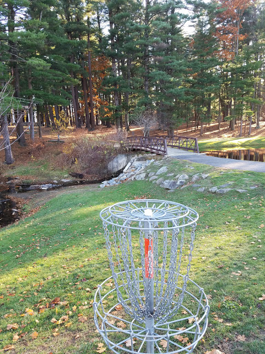 Golf Course «Amesbury Pines Disc Golf Course», reviews and photos, Highland St, Amesbury, MA 01913, USA