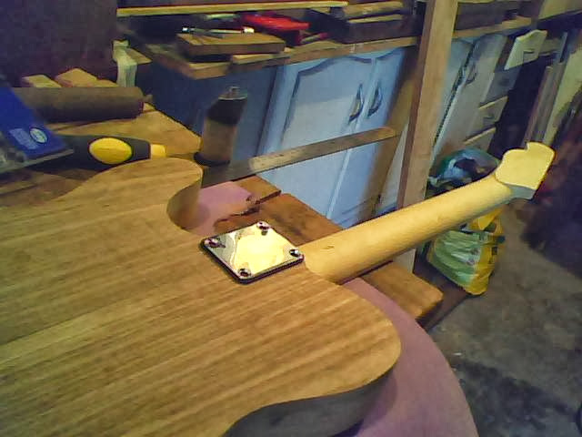 Construção guitarra telecaster, meu 1º projeto bolt on. Finalizado e com vídeo - Página 2 Imagem+024