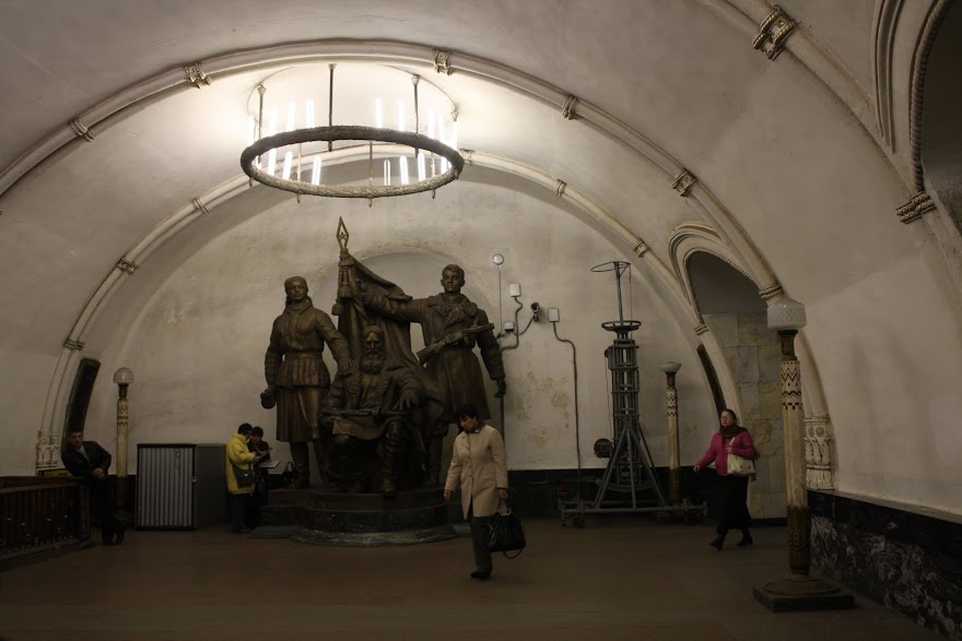 Visitar o METRO DE MOSCOVO e as suas mais belas estações, um palácio para o povo | Rússia