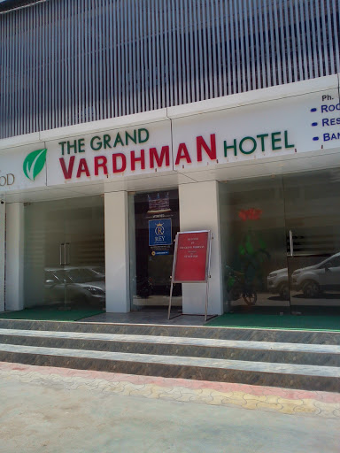 The Grand Vardhman Hotel, 8-A, National Highway, Near Omkar Petrolium,, Lalpar,, Morbi, Gujarat 363642, India, Hotel, state GJ