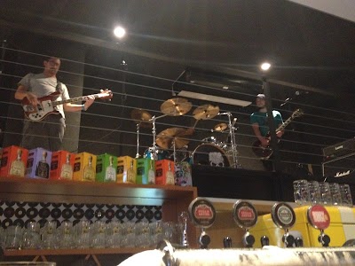 Photos of Acontece Beer