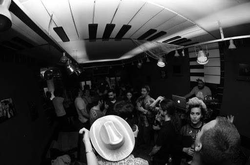 Cleo Pub