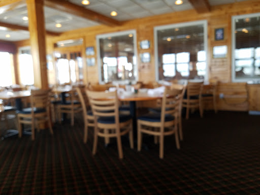 Seafood Restaurant «The Restaurant at Smithfield Station», reviews and photos, 415 S Church St, Smithfield, VA 23430, USA
