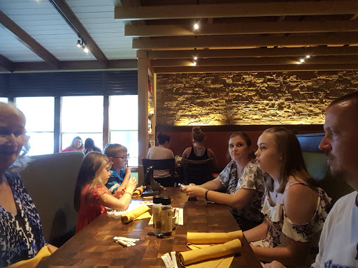 Italian Restaurant «Olive Garden», reviews and photos, 216 Miracle Strip Pkwy SW, Fort Walton Beach, FL 32548, USA