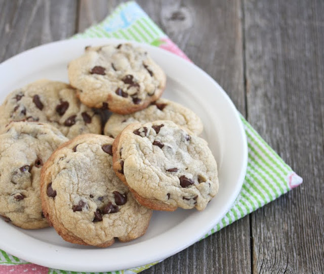 a photo of a plate of stuffed cookies