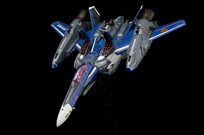 Super_VF-25G_Michael_fighter_05.jpg