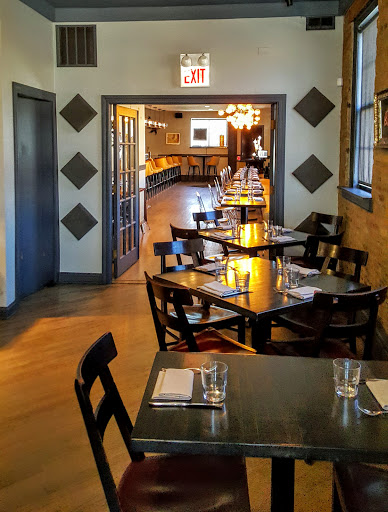 American Restaurant «The Duck Inn», reviews and photos, 2701 S Eleanor St, Chicago, IL 60608, USA