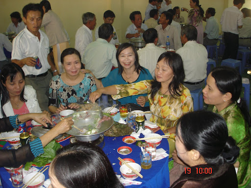 Chào mừng Ngày nhà giáo Việt Nam 20/11 2010 - Page 3 DSC00160