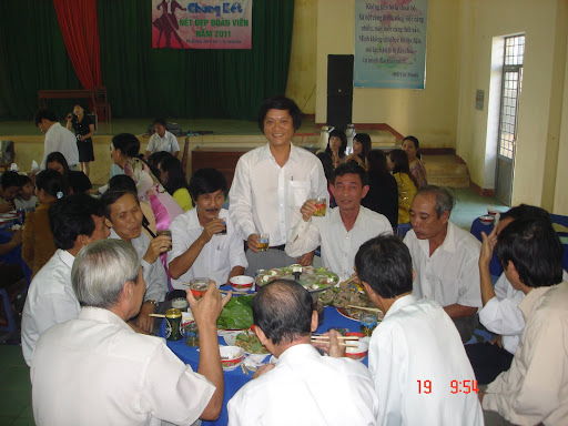 Chào mừng Ngày nhà giáo Việt Nam 20/11 2010 - Page 3 DSC00154