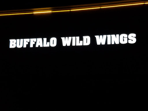 Chicken Wings Restaurant «Buffalo Wild Wings», reviews and photos, 310 Indian Lake Blvd, Hendersonville, TN 37075, USA