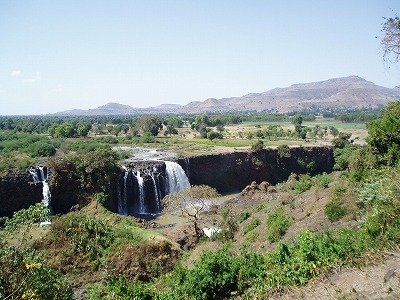 エチオピア旅行記|広大な大地の裂け目に水が落ちる