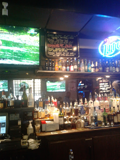 Bar & Grill «WINGS Sports Bar & Grill», reviews and photos, 14516 Broadway Ave, Cleveland, OH 44125, USA