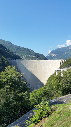 Barrage de Contra