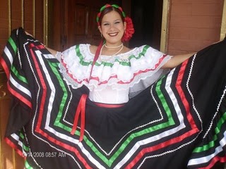 Paola: Traje Mexicano "Baile el de la Negra"