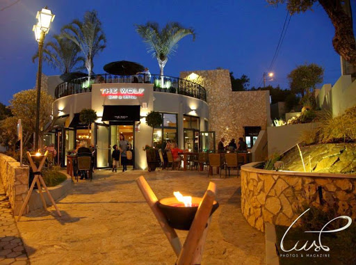 The Wolf Bar & Grill