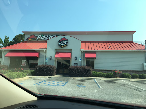 Pizza Restaurant «Pizza Hut», reviews and photos, 1514 Gilmer Ave, Tallassee, AL 36078, USA