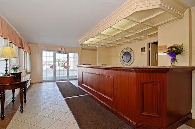 Photos of Pioneer Inn & Suites