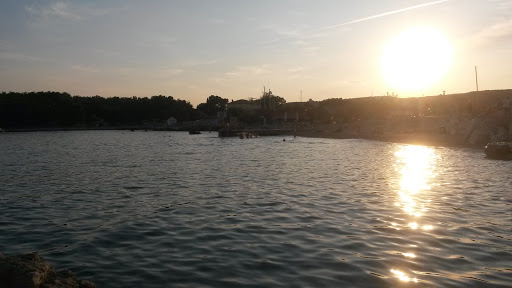 Plaža Ježevac / Lukobran