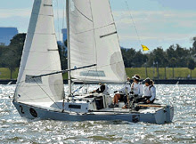 J/22 womens match racing- sailing upwind