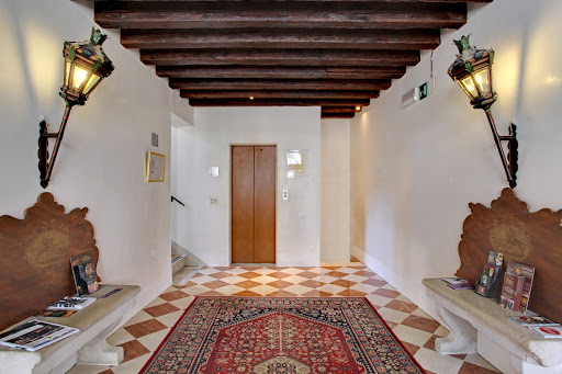 PALAZZO SCHIAVONI