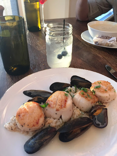Seafood Restaurant «Harborside Grill and Patio», reviews and photos, 101 Harborside Dr, Boston, MA 02128, USA