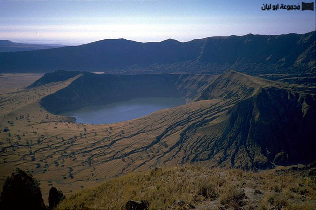 اغرب واجمل 10 بحيرات في العالم Sudan_Jebel_Marra_Deriba_crater-Lake