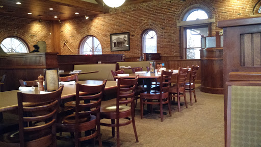 American Restaurant «The Peppertree», reviews and photos, 1014 3rd Ave, Grinnell, IA 50112, USA