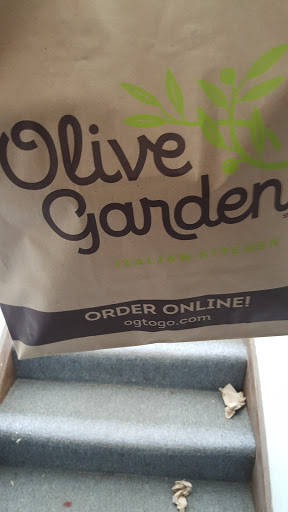 Italian Restaurant «Olive Garden», reviews and photos, 930 25th Ave, Coralville, IA 52241, USA