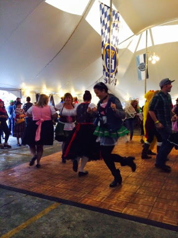 Dancing at Oktoberfest in Leavenworth - cultivatedrambler.com