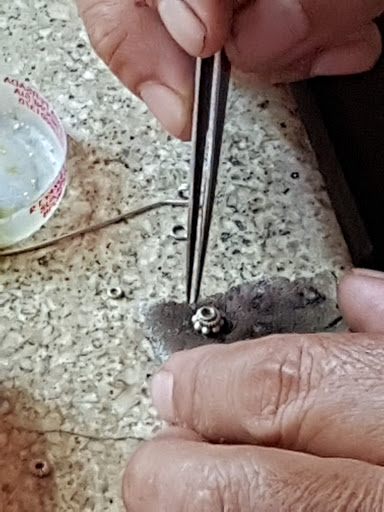 Prapen Jewelry & Artifacts