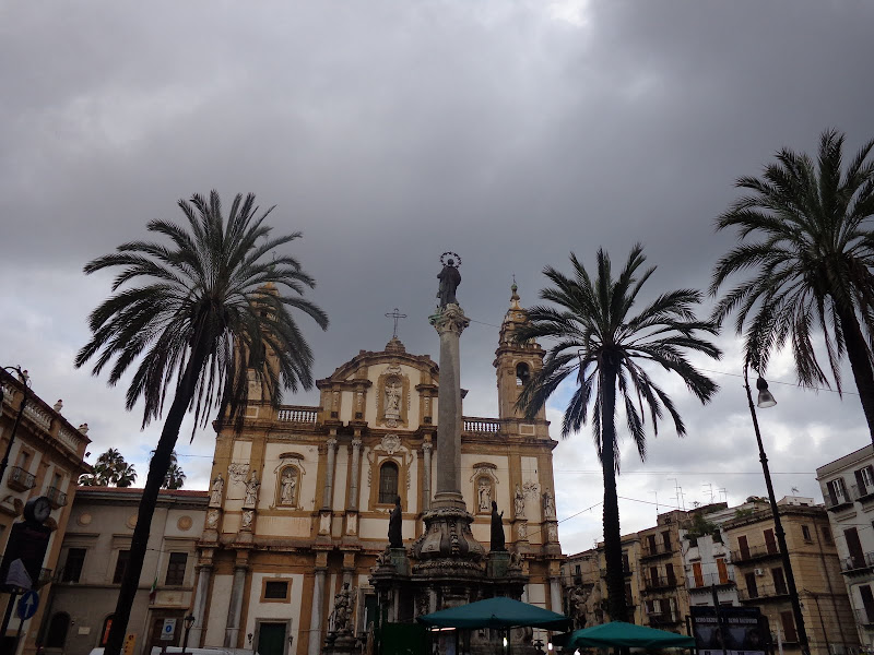 А включите-ка мне усилители качки! А подайте-ка белых пиджаков. Costa Paсifica февраль 13г