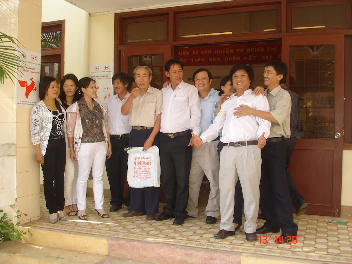 Chào mừng Ngày nhà giáo Việt Nam 20/11 2010 - Page 3 DSC00094