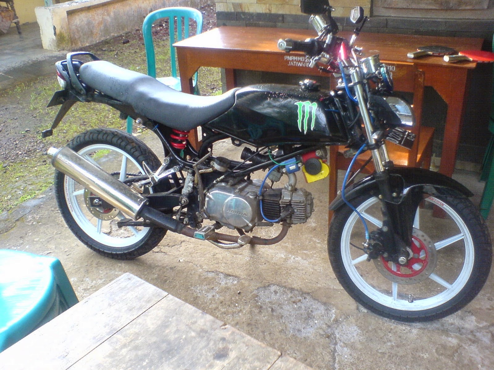 Motor Honda Antik