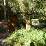 An entrance to the Wildlife Exhibits at Carnley Reserve in the Blackbutt Reserve (399337)